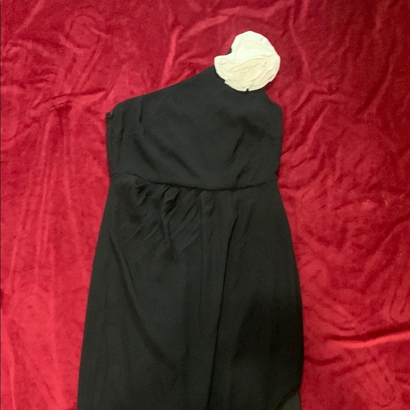 Alexia Admor Black One-Shoulder Maxi Dress with White Floral Accent NWT Size 6 - Picture 2 of 8